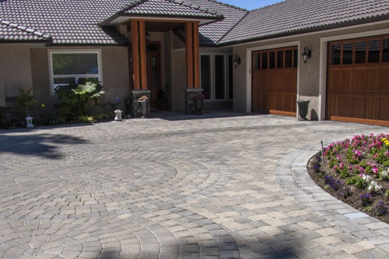 Villa Stone Circle Kit - Abbotsford - Landscape Material | Whyte Ave